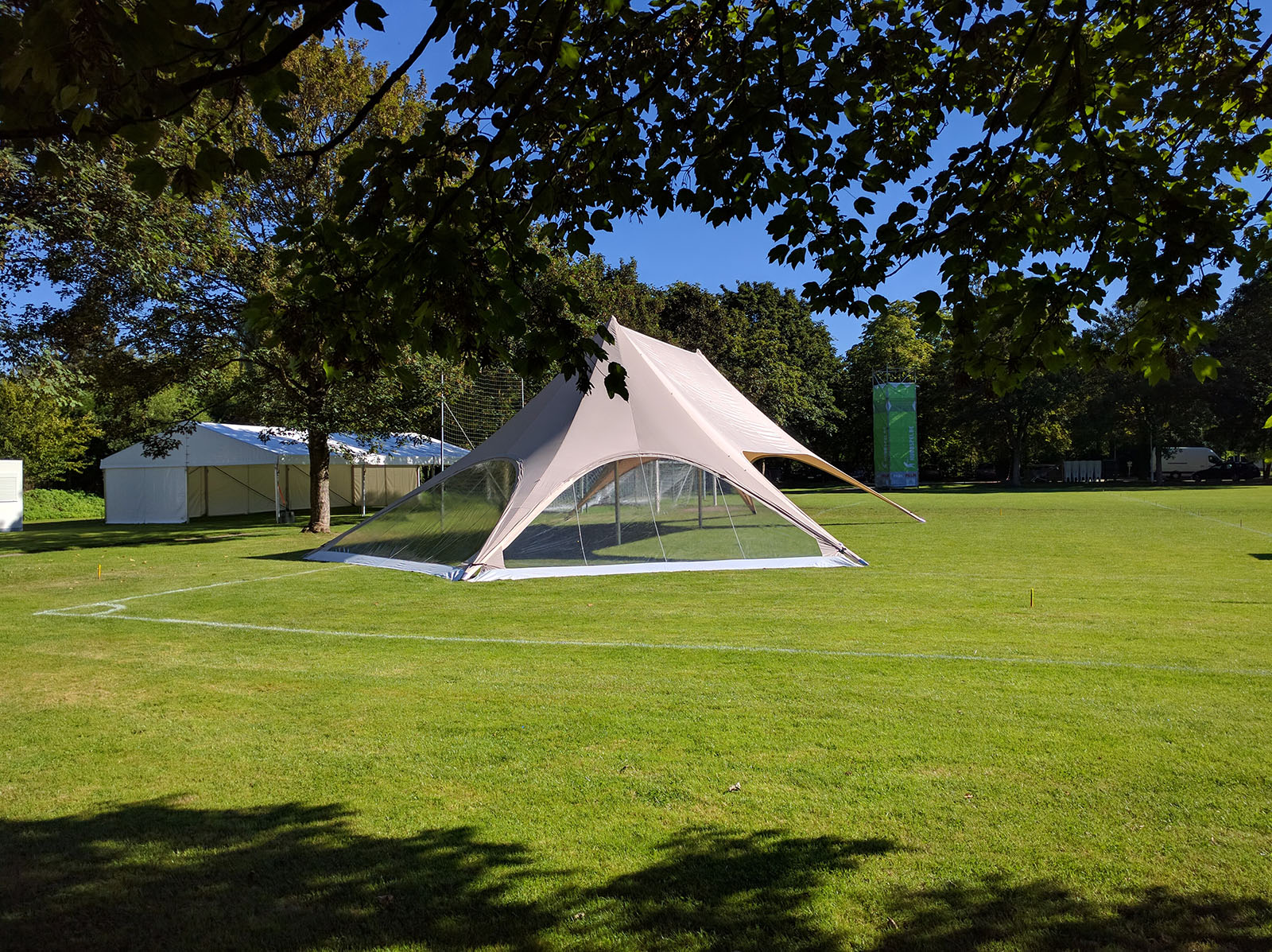 StarDouble geplaatst voor het Belgisch kampioenschap Kubb in Aalst, zij aanzicht.