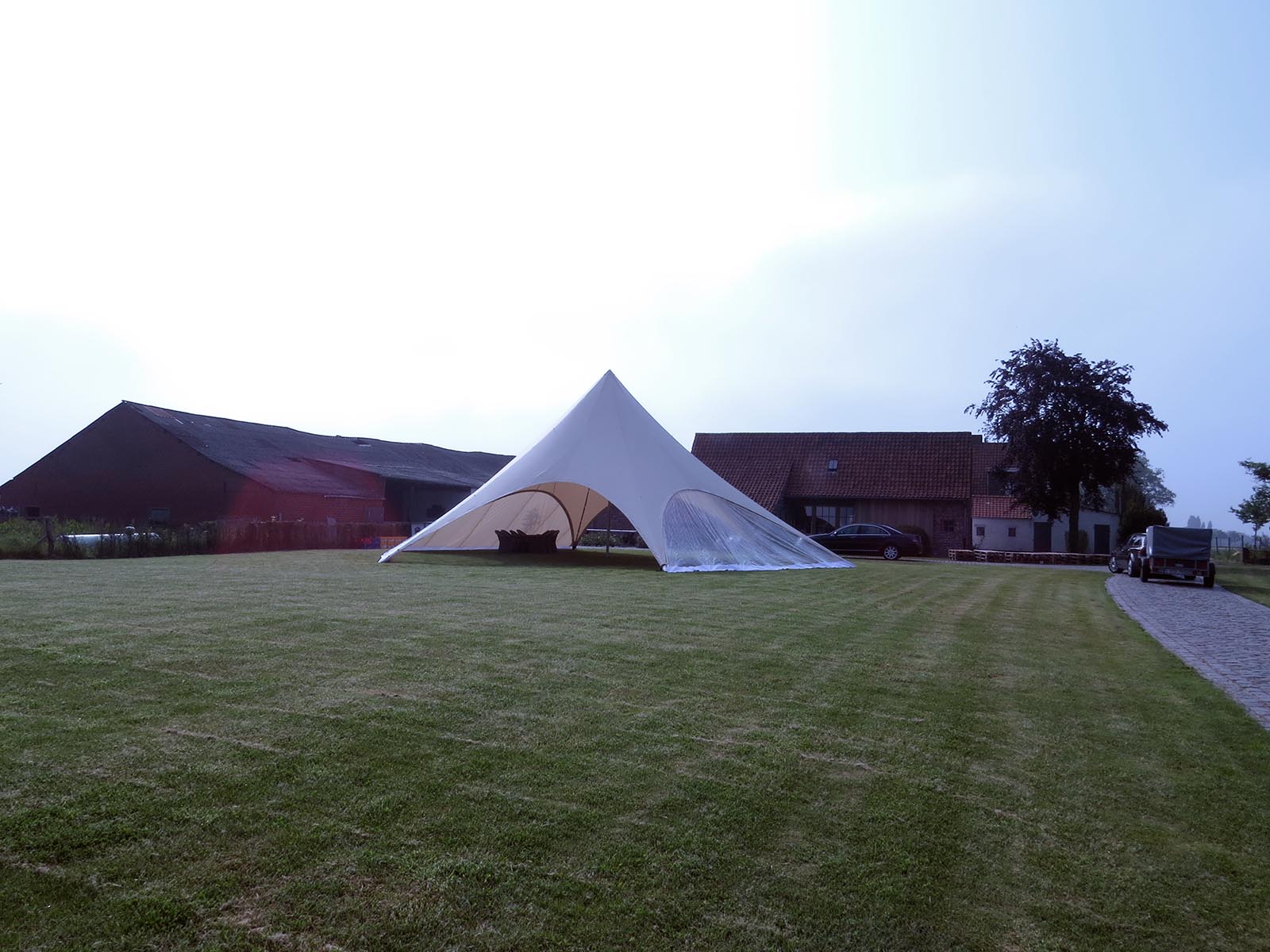 Feesttent StarShade 800,geplaatst voor een communiefeest in Maldegem